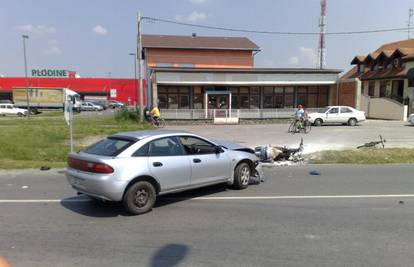 Čepin: Moped planuo nakon sudara, vozač ozlijeđen