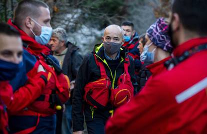 Krstičević u Vrgorcu: Ovi ljudi ne smiju biti ostavljeni, treba im pomoći, kuće su poplavljene...