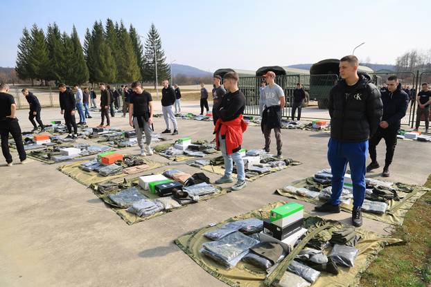 Ministar Anušić i general Kundid na prvom danu TVO-a na Slunju