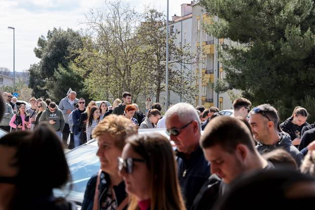 Zadar: Red za karte za koncert Thompsona na Hipodromu