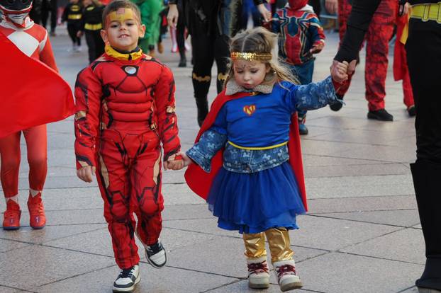 FOTO Najslađa galerija danas - Riječkim karnevalom prošetalo tisuće maškara