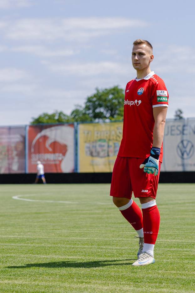 FOTO Slaven Belupo predstavio nove dresove i oduševio: 'Novi dresovi, za pobjednike krojeni'