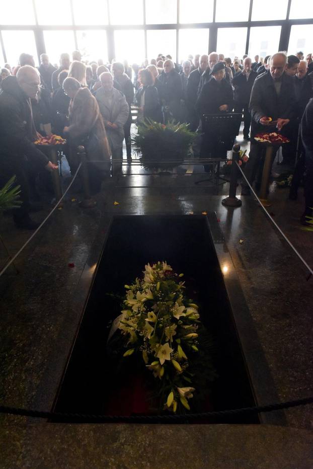Zagreb: Posljedni ispraćaj Božidara Alića na krematoriju
