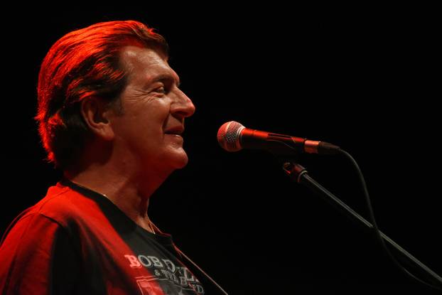 Pula: Bajaga opet oduševio publiku u Puli