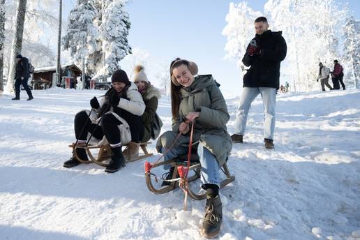 U gradu maglurina, a gore... Pogledajte fotke sa Sljemena!