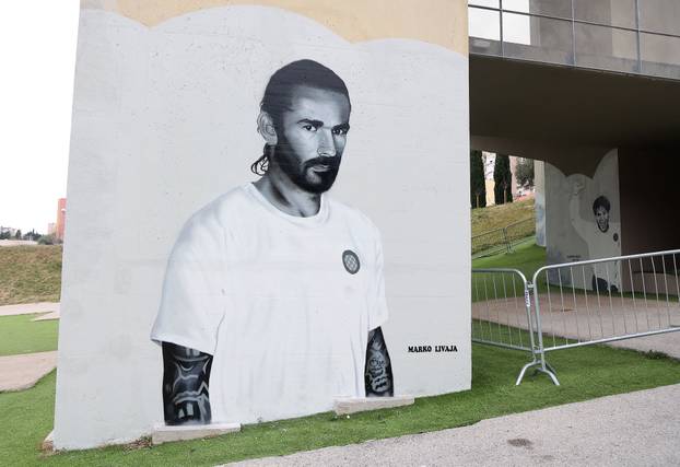 Split: Ususret 114. rođendanU Hajduka na zgradi Sveučilišta naslikani su murali nogometaša