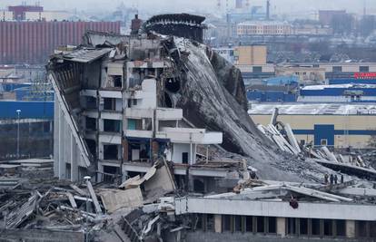 Radnik u Rusiji poginuo kad se krov stadiona srušio na njega