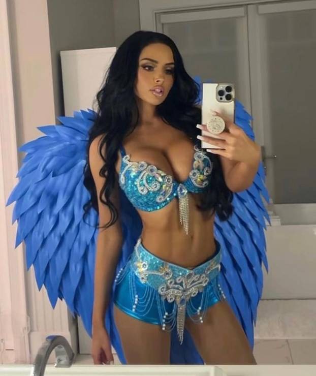 FOTO Pohađala je katoličku školu, sad objavljuje gole fotke: Moj uzor? Pa Kim Kardashian!