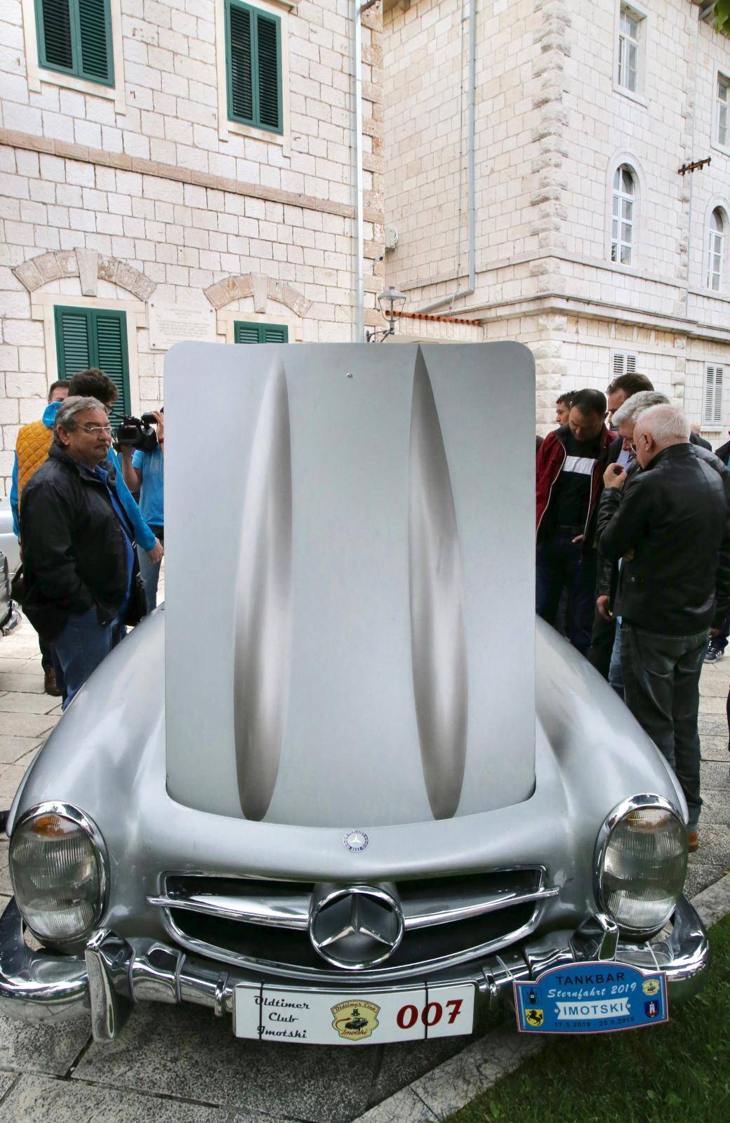 U Imotskom izloÅ¾eni oldtimer Mercedesi