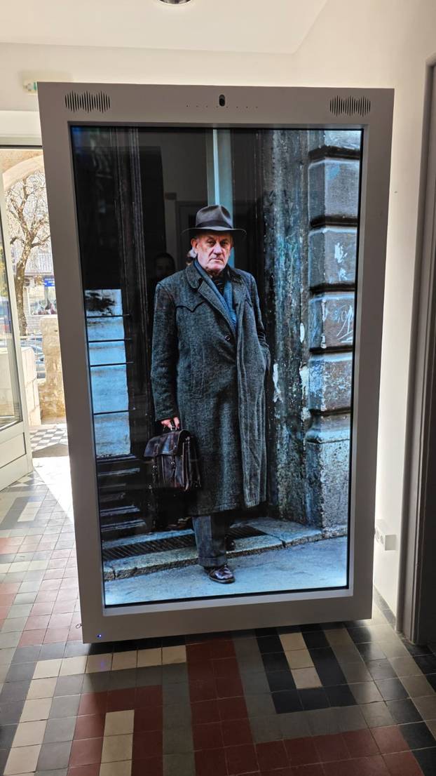 FOTO U Imotskom možete okinuti selfie s Tinom Ujevićem. Čak se i miče. Evo o čemu je riječ