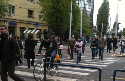 Parodija u Zagrebu: Pogledajte te biciklističke staze u Savskoj!