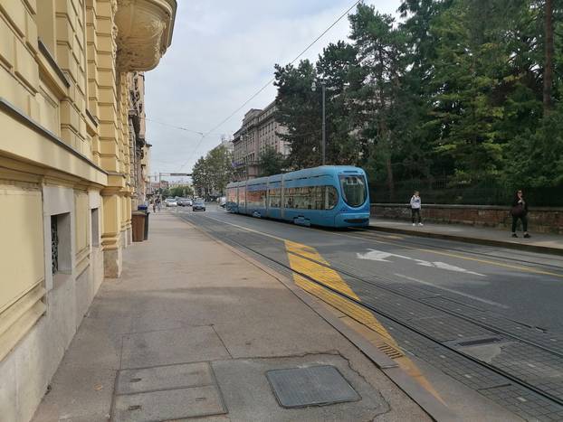 Zagreb: Preminula žena (84) koja je podletjela pod tramvaj