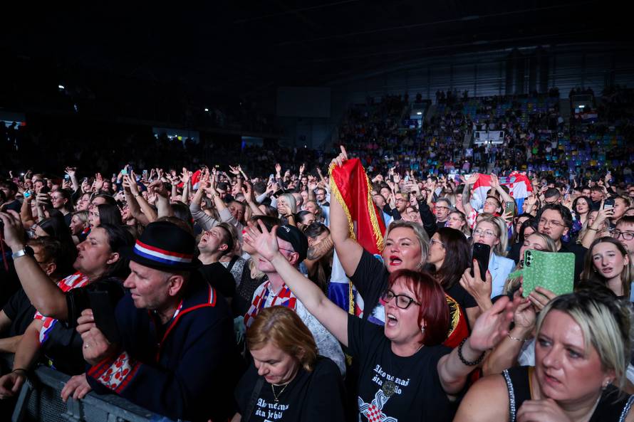 Frankfurt: Hrvatska noć u Suwag Energie Areni