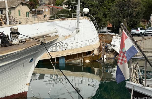 Potonuo brod Nerezine u Omišu