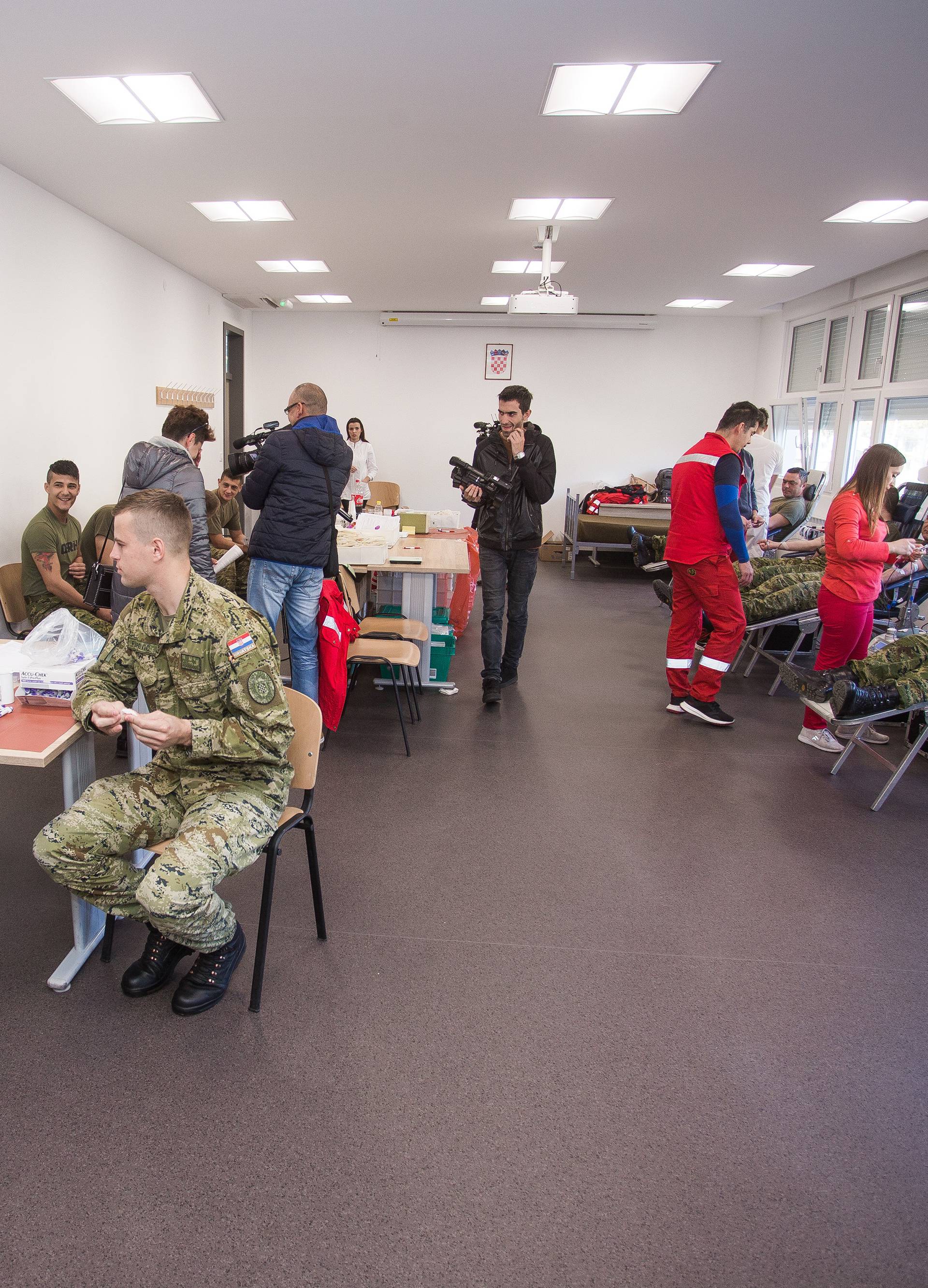 Vukovar: Na obljetnicu stradavanja Vukovara vojnici darovali krv