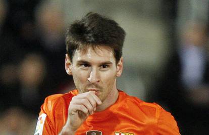 Barca do desete pobjede u Primeri: Messi 'skinuo' Pelea