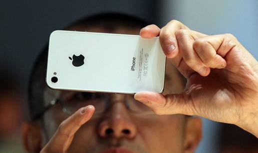 Imate li stari iPhone negdje u ladici? Zbog jedne su stvari ponovno postali popularni...