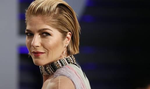 Nije popila lijekove: Selma Blair plakala na sudu, prijeti joj 7 godina zatvora, istra&zcaron;uje ju i FBI