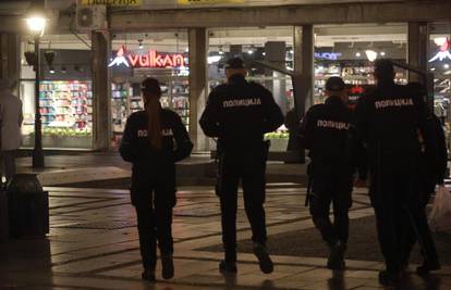 'Srbiji su potrebne strože mjere, mora razmišljati o izvanrednom stanju i  o policijskom satu...'