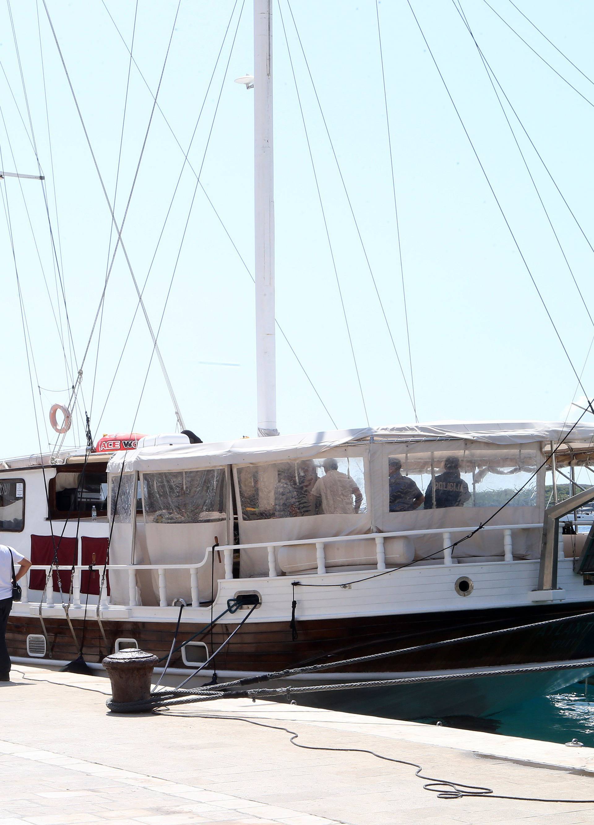 Turisti se i ranije žalili na brod: Ne radi WC i u kabinama smrdi