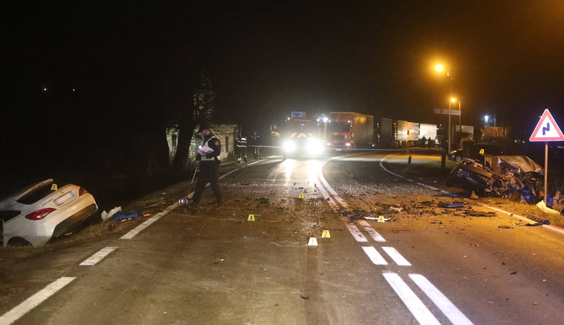 Dvije osobe poginule u prometnoj  nesreći u Tušiloviću kod Karlovca