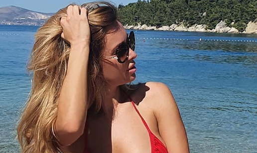 FOTO Od najdubljih dekoltea do najtanjih tangica: Pogledajte 100 seksi izdanja Lidije Ba&ccaron;i&cacute;