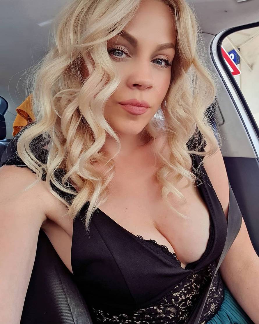 Barbara četvrti put izvela himnu u Kninu, a često nastupa s ocem