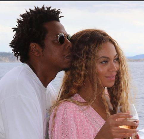 Otkrio zašto nije ustao tijekom himne: 'Pričao sam s Beyonce'