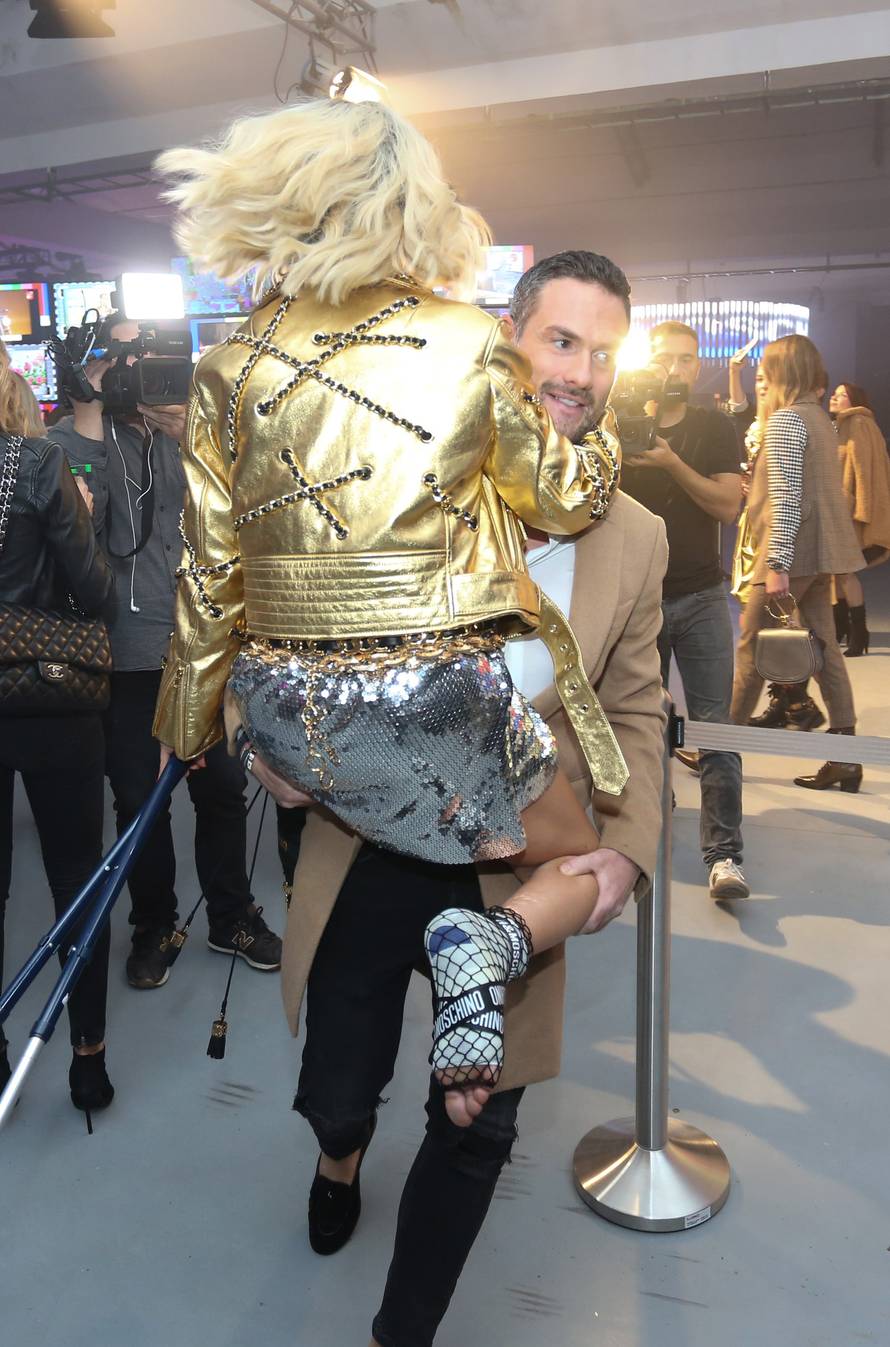 Zagreb: Maja Å uput plijenila paÅ¾nju svjetlucavim Moschino outfitom na Å¡takama