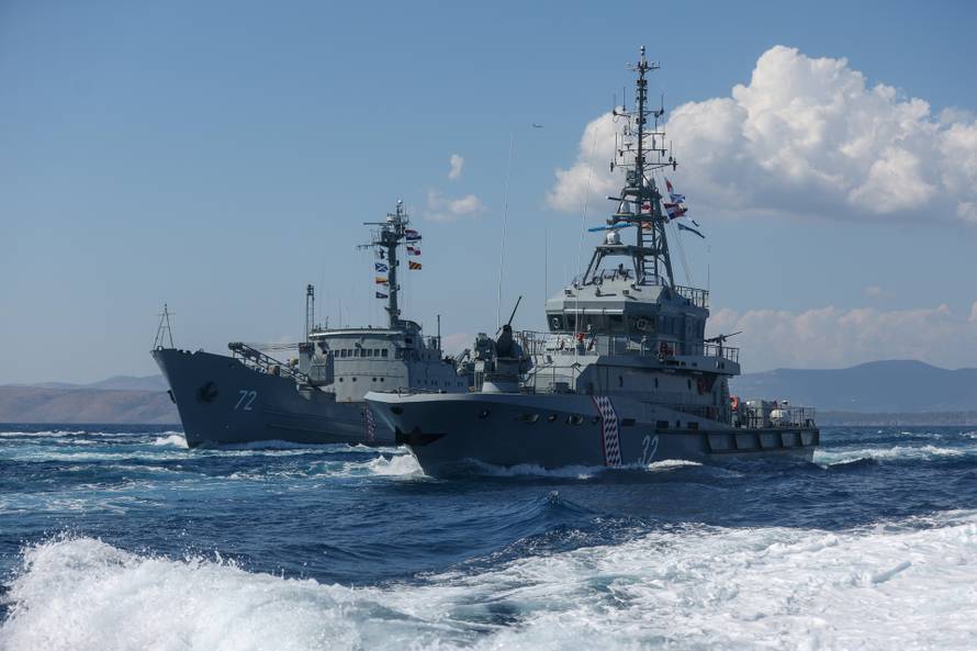 Split: Hrvatska ratna mornarica izvodi vježbu za vojni Mimohod 2025. 