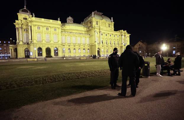 Zagreb u subotu navečer bio pun policije: Patrolirali ispred HNK da se mladi ne bi okupljali