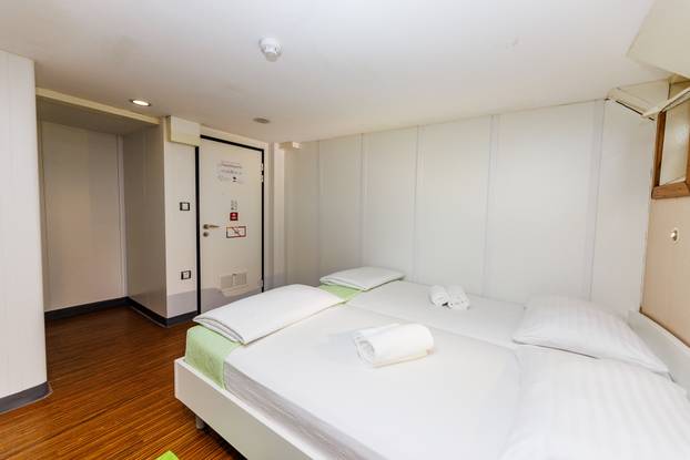 FOTO Zavirite u prvi brod-hotel u Hrvatskoj: Noćenje na ovom brodu u Rijeci ima posebnu čar