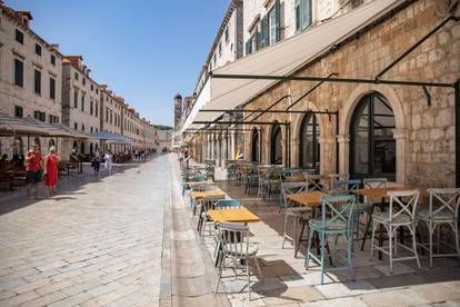 Dubrovnik: Malobrojni turisti u staroj gradskoj jezgri