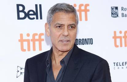 Clooney se 'bacio' na posao: 'U lockdownu perem suđe i rublje'