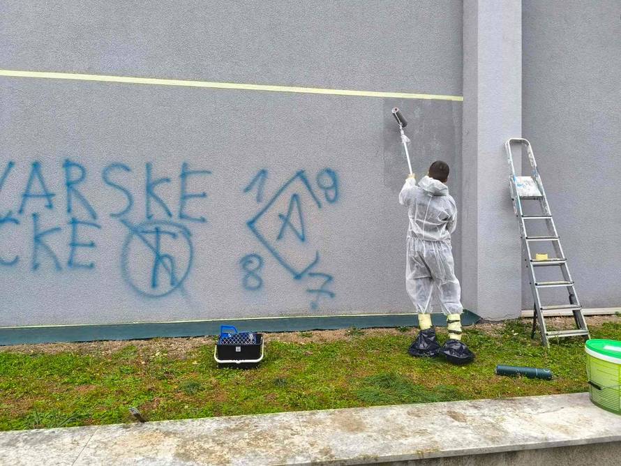 Sedmaši s Krka na ponos škole i roditelja! Sami prebojali ružne natpise: 'Volimo činiti dobro...'