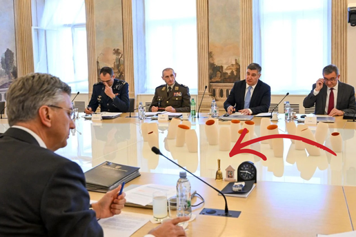 Tajna kipi&cacute;a s Plenkovi&cacute;eva stola: To je Marija u Banskim dvorima. Dobio ju na Banovini