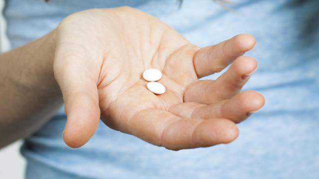 Hrvatski liječnici objasnili: 'Evo zbog čega čak ni aspirin ne smijete uzimati na svoju ruku'