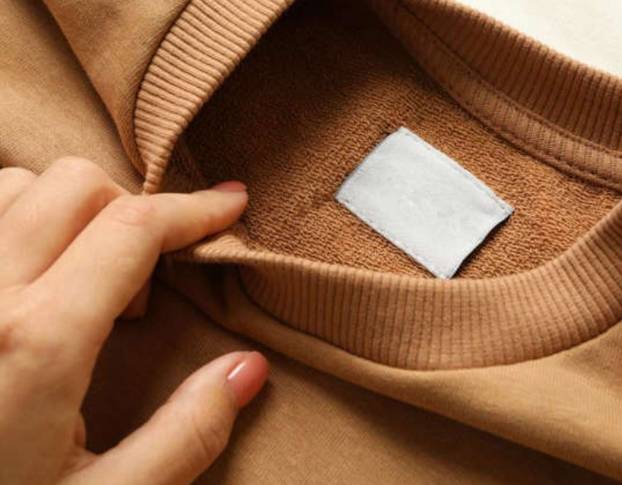 FOTO 50 modnih grešaka koje će učiniti da žene starije od 50 izgledaju još starije