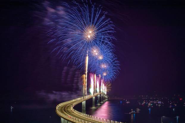 Vatromet nakon svečanosti otvorenja Pelješkog mosta