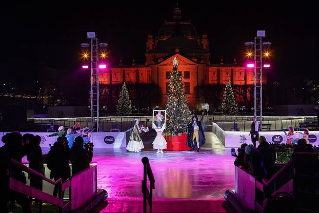 Ledeni park na Trgu kralja Tomislava otvoren uz predstavu Orašar