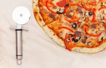 Pizza se uz mali trik može podgrijati u mikrovalnoj pećnici i ostati ukusna i jako hrskava