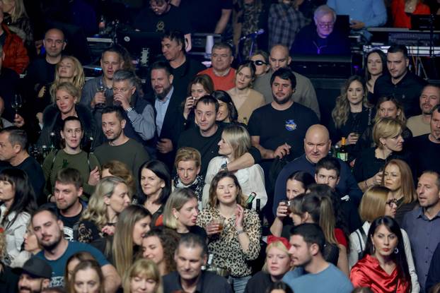 Zadar: Koncert Parnog Valjka u Arsenalu povodom Valentinova