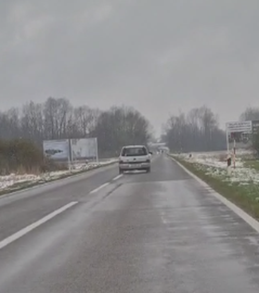 Vrludala cestom, sletjela s nje pa se nastavila voziti: Policija joj izmjerila 1,7 promila u krvi