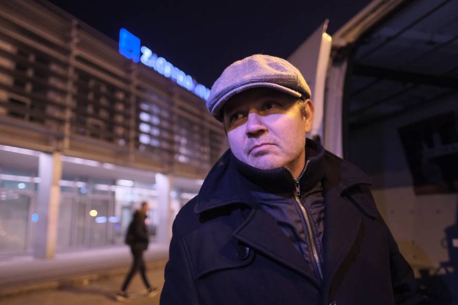 Zagreb: Građani se okupljaju ispred Zagrebačkog holdinga u znak podrške Dariu Juričanu