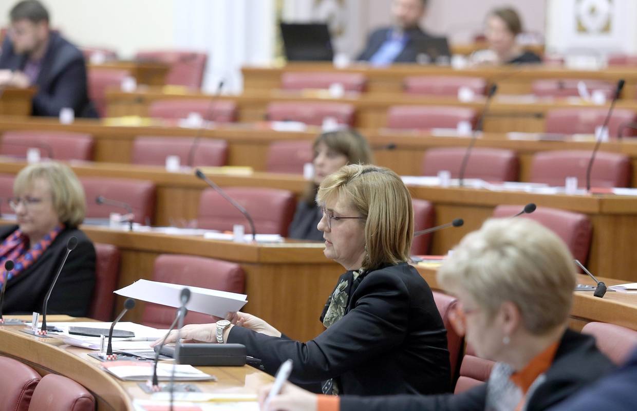 Bili na odmoru mjesec dana, a drugi dan sabornica je - prazna