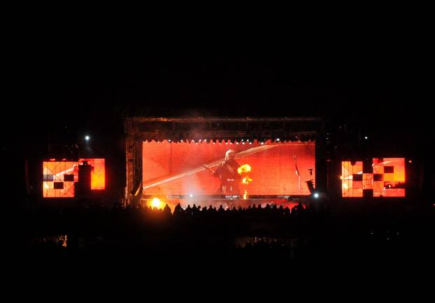 ARHIVA - 2010. Zagreb: Metallica na Hipodromu oduševila preko 30 tisu?a fanova, a kiša je lijevala kao iz kabla