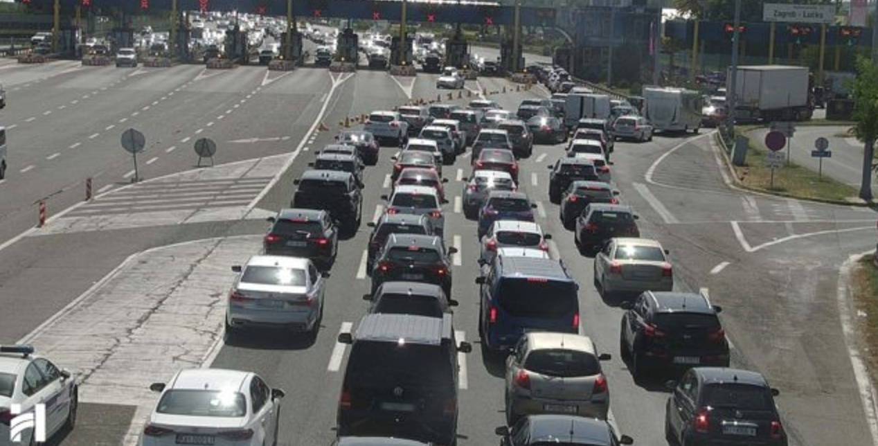 FOTO Sudari i ogromne gužve: Nepregledne kolone prema Zagrebu, zastoji i na granicama