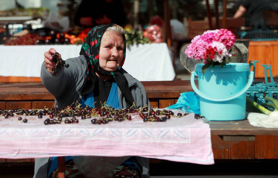 Baka Marica: 'Nisam tužna, ali nisam baš fotogenična. Unuk mi kaže da sam legenda s Britanca'