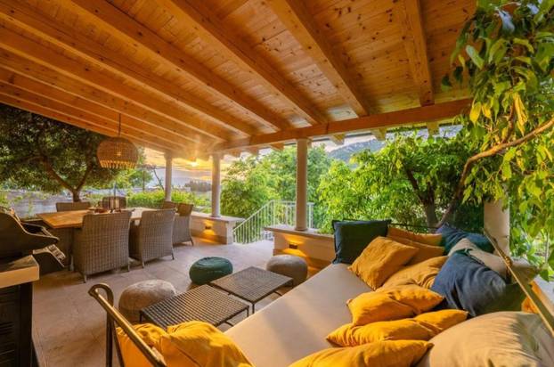 FOTO Dvor Pitve Villas: Mir i autentičnost otoka Hvara u malom dalmatinskom selu