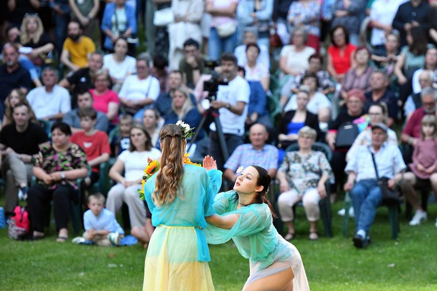 Čakovec: Plesna predstava "Na dlanu jezera"